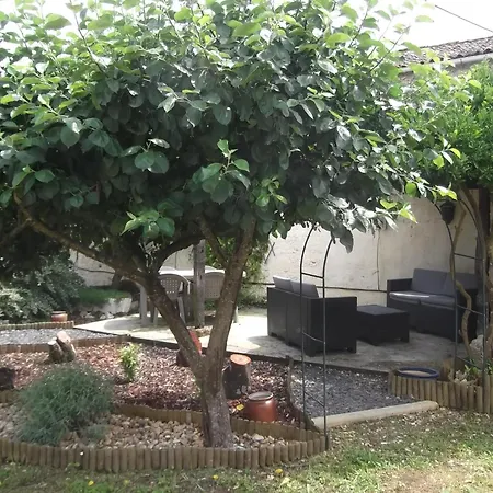 43 Rue Des Quarts 3* Ménesplet