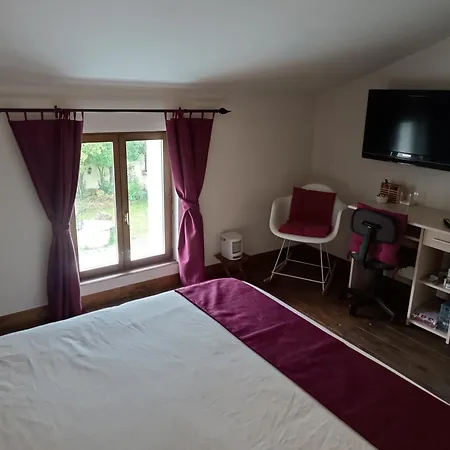 43 Rue Des Quarts Bed & Breakfast 3*