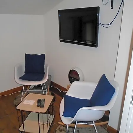 43 Rue Des Quarts לינה וארוחת בוקר Ménesplet
