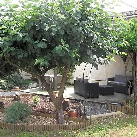 43 Rue Des Quarts 3* Ménesplet