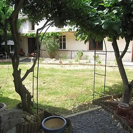 43 Rue Des Quarts 3* Ménesplet