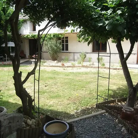 43 Rue Des Quarts Bed & Breakfast *
