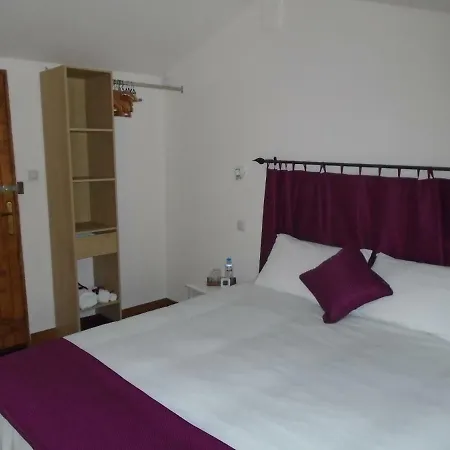 43 Rue Des Quarts Bed & Breakfast *