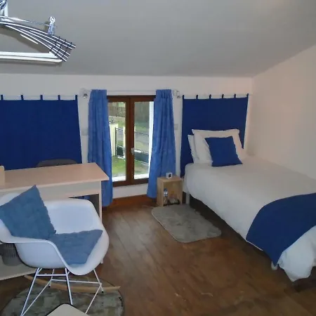 43 Rue Des Quarts Bed & Breakfast *